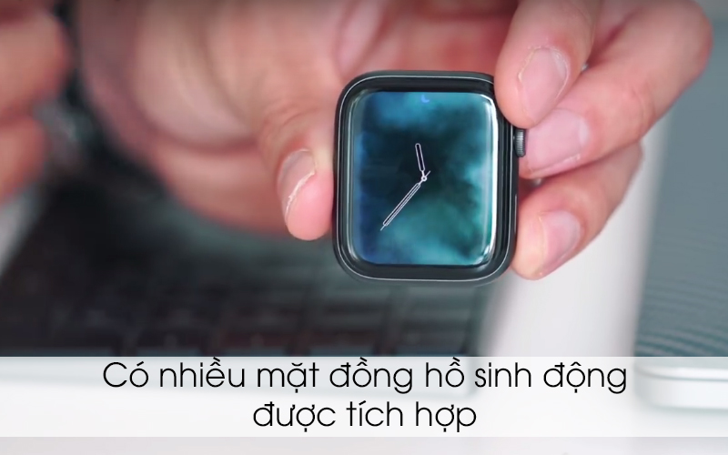 Apple Watch S4 GPS 44mm viền nhôm xám dây cao su màu đen (MU6D2VN/A) - mặt đồng hồ