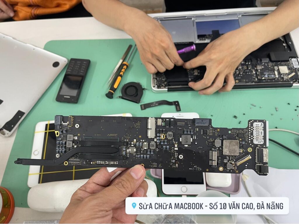 Thay main MacBook Chính hãng 2 Thay main macbook air 2017