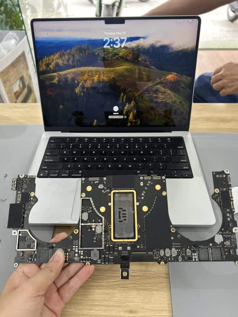 Sửa MacBook tại Shop Táo