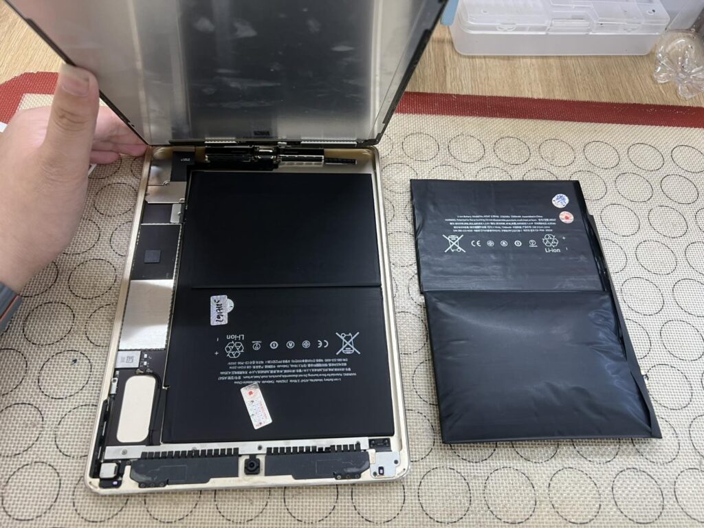 Dịch vụ sửa chữa iPad Chuyên nghiệp tại Shop Táo 9 Thay Pin iPad