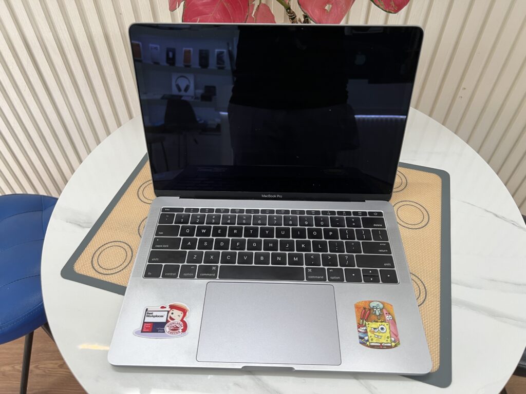 MacBook Pro 2017 không lên nguồn