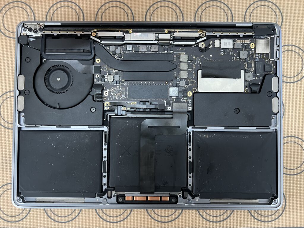 Sửa MacBook Pro 2017 không lên nguồn