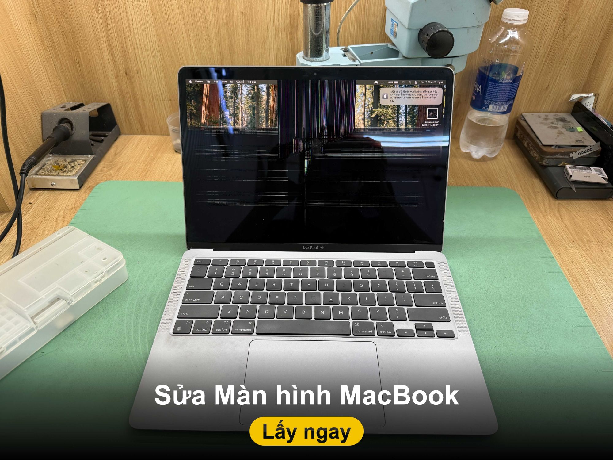 Sửa chữa màn hình MacBook tại Đà Nẵng - MacBook Air sọc màn hình trên bàn kỹ thuật Shop Táo Care